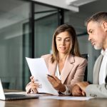 Meble na wymiar czy z siecówki? Co wybrać